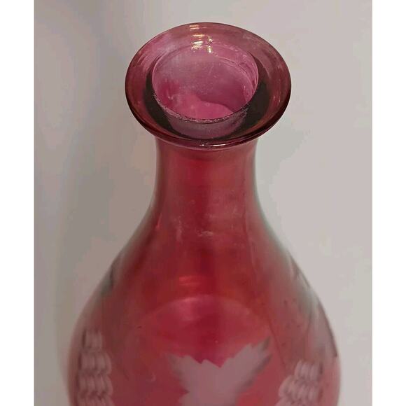 Vintage Red Decanter Etched Grapes Vines 3 Cordial Glasses NO STOPPER - Picture 3 of 11